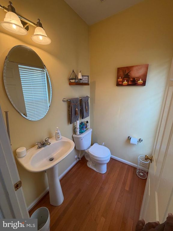 Image 9 of property listing at 50 E BRAEBURN DR, Smyrna, DE 19977