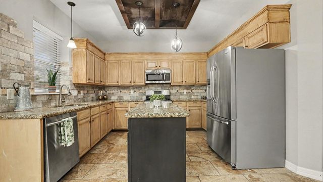 1927 Pinewood Court, Baytown, TX 77521