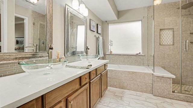 1927 Pinewood Court, Baytown, TX 77521