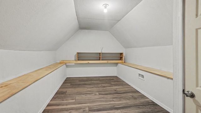 1927 Pinewood Court, Baytown, TX 77521