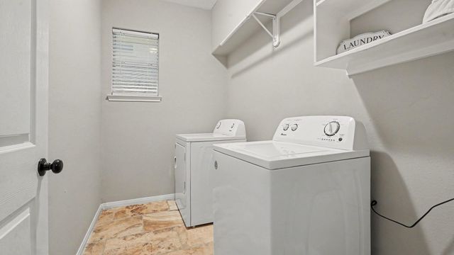 1927 Pinewood Court, Baytown, TX 77521