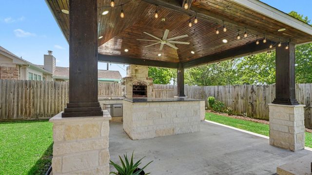 1927 Pinewood Court, Baytown, TX 77521