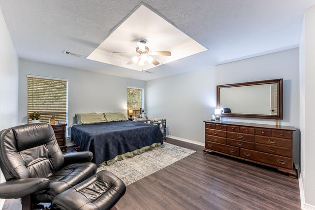 3658 Red Bud Lane, Huntsville, TX 77340