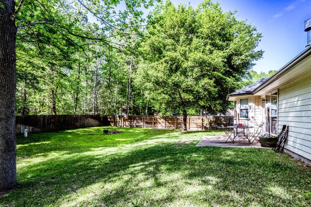 3658 Red Bud Lane, Huntsville, TX 77340