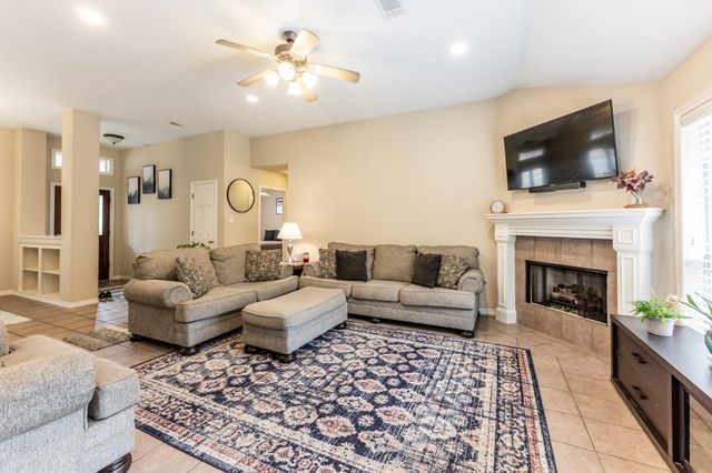 3658 Red Bud Lane, Huntsville, TX 77340