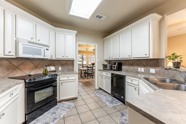 3658 Red Bud Lane, Huntsville, TX 77340