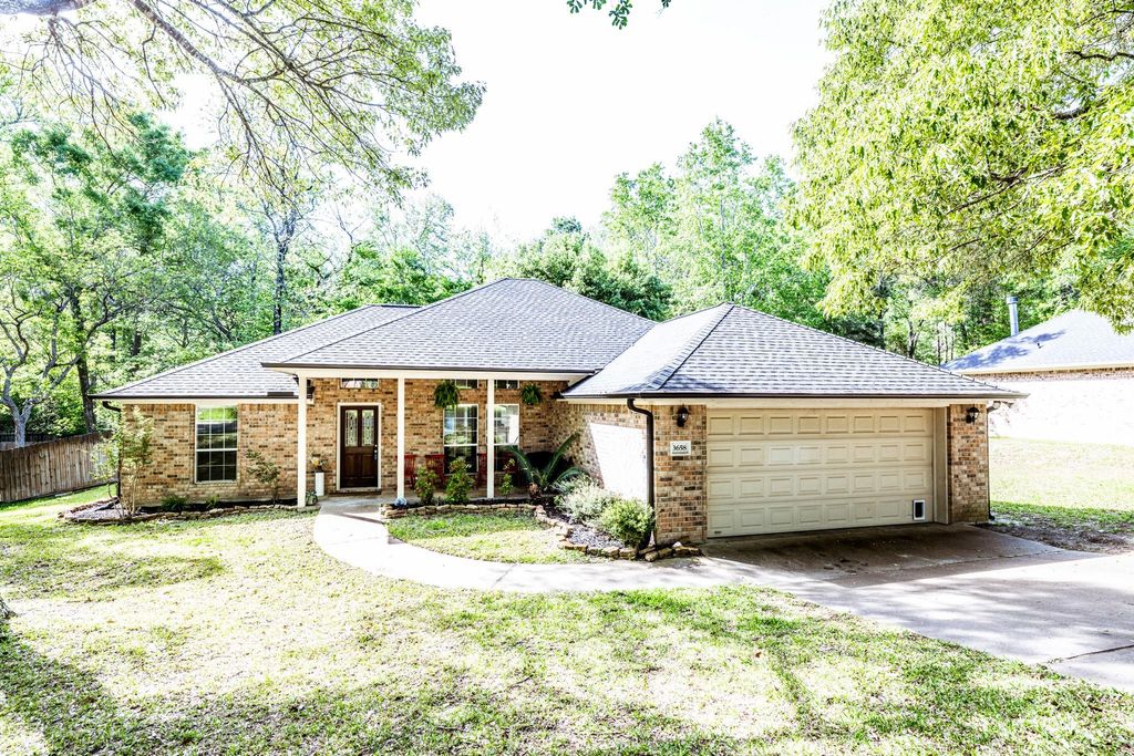 3658 Red Bud Lane, Huntsville, TX 77340