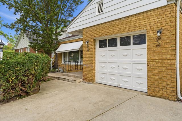 306 W Lonnquist Boulevard, Mount Prospect, IL 60056