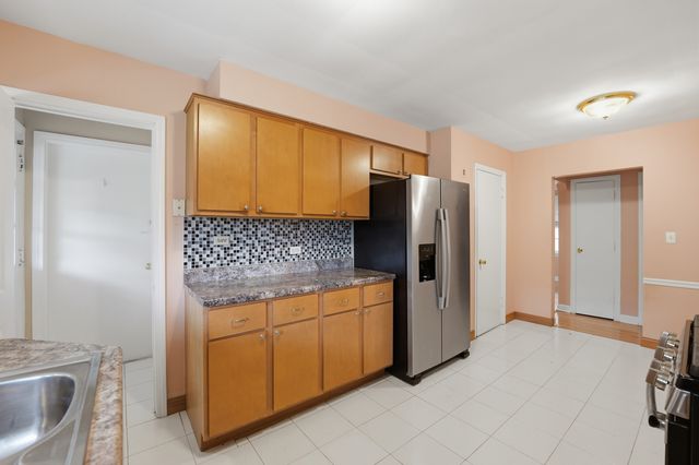 306 W Lonnquist Boulevard, Mount Prospect, IL 60056