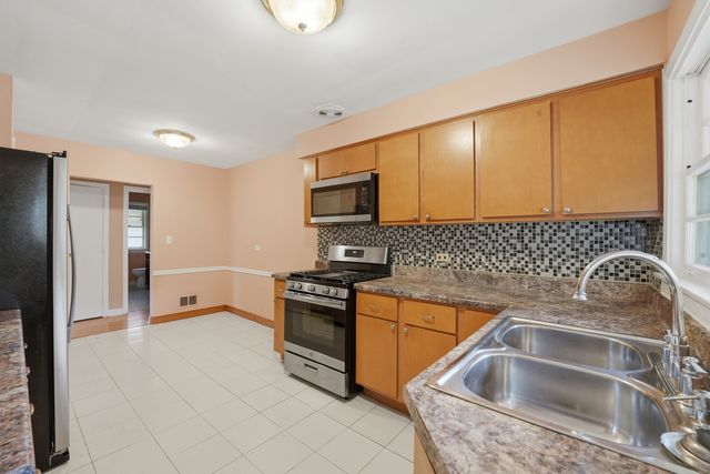 306 W Lonnquist Boulevard, Mount Prospect, IL 60056