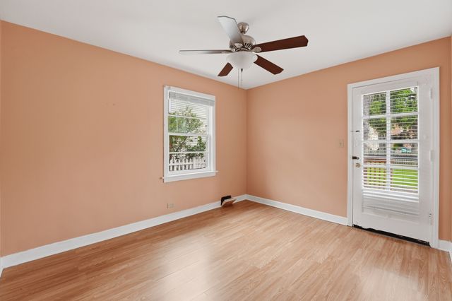 306 W Lonnquist Boulevard, Mount Prospect, IL 60056