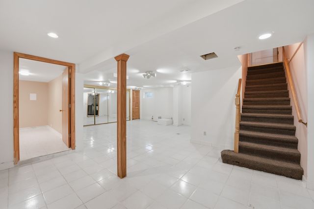 306 W Lonnquist Boulevard, Mount Prospect, IL 60056