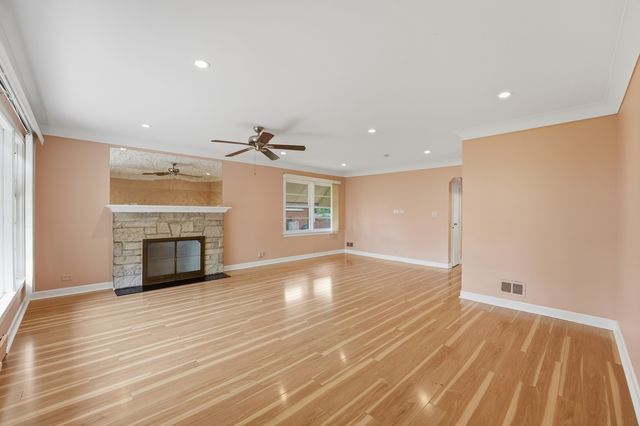 306 W Lonnquist Boulevard, Mount Prospect, IL 60056