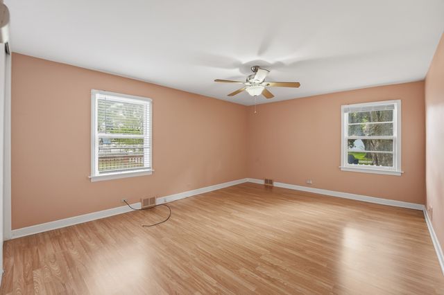306 W Lonnquist Boulevard, Mount Prospect, IL 60056