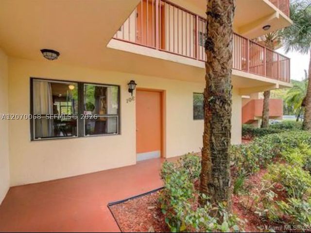 7401 NW 16th St 108, Plantation, FL 33313