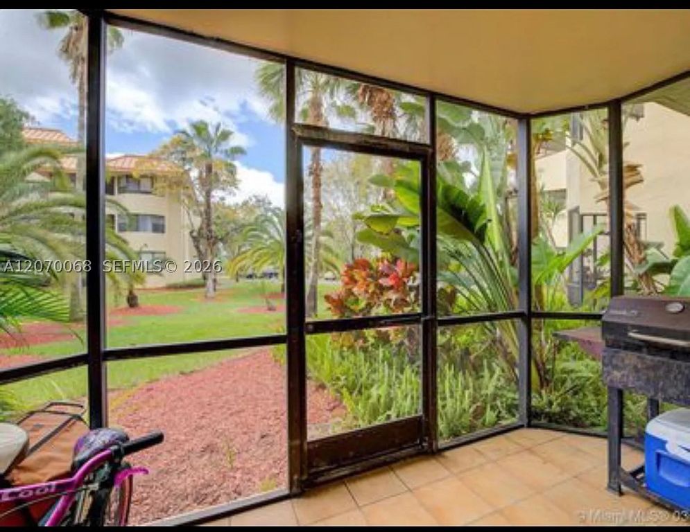 7401 NW 16th St 108, Plantation, FL 33313