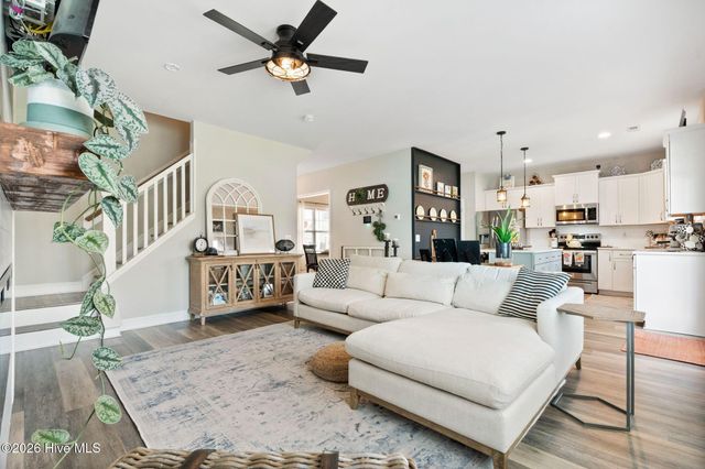 461 Jasmine Way, Burgaw, NC 28425