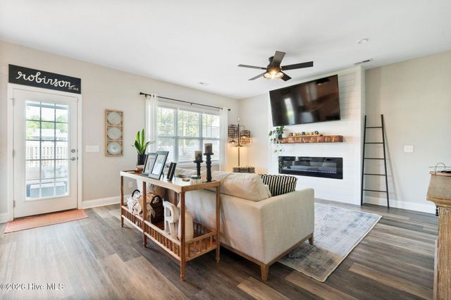 461 Jasmine Way, Burgaw, NC 28425