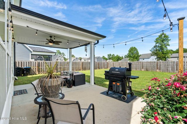 461 Jasmine Way, Burgaw, NC 28425