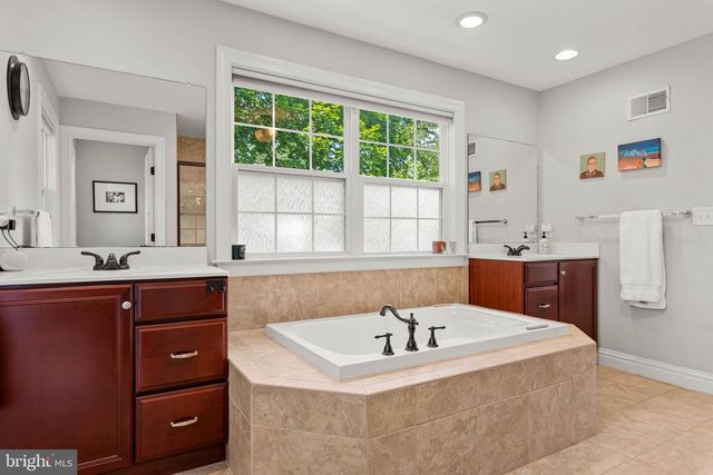 716 BEECHWOOD DR, Havertown, PA 19083