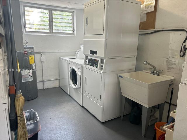 1717 Rodman St 18, Hollywood, FL 33020