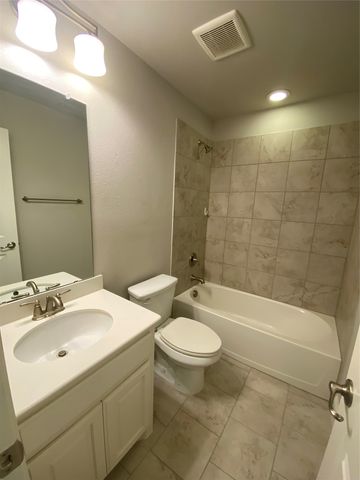 9932 Haversham Drive, Fort Worth, TX 76131