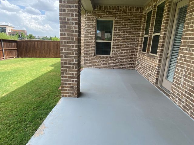 9932 Haversham Drive, Fort Worth, TX 76131