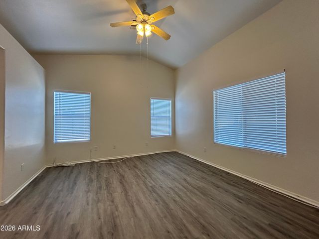 10424 W MEDLOCK Drive, Glendale, AZ 85307