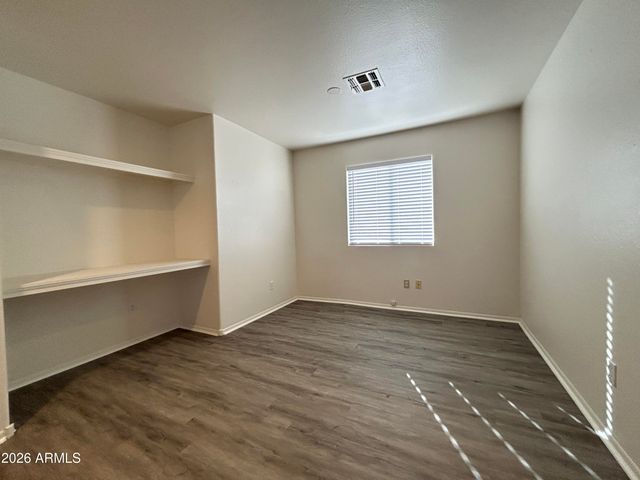 10424 W MEDLOCK Drive, Glendale, AZ 85307