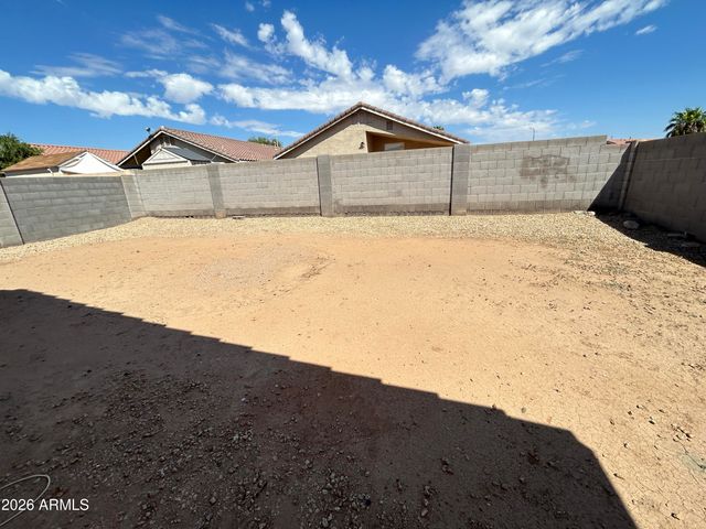 10424 W MEDLOCK Drive, Glendale, AZ 85307