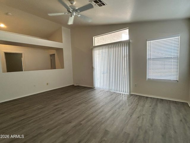 10424 W MEDLOCK Drive, Glendale, AZ 85307