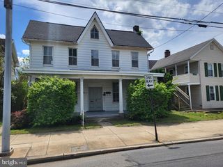 446 E QUEEN ST, Chambersburg, PA 17201