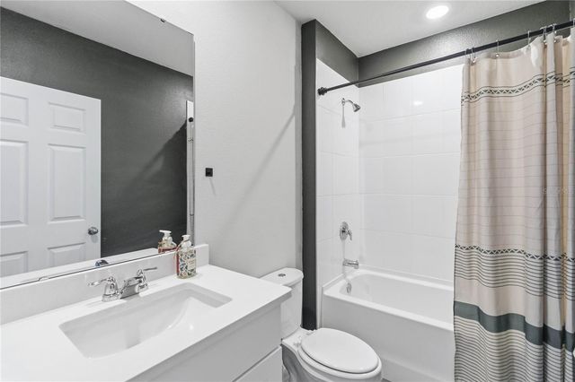 5298 MEREDREW LANE, St Cloud, FL 34771