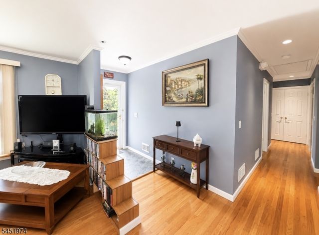 32 Mountain Ave, Rockaway Twp., NJ 07866