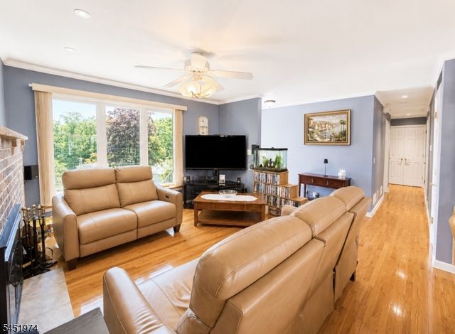 32 Mountain Ave, Rockaway Twp., NJ 07866