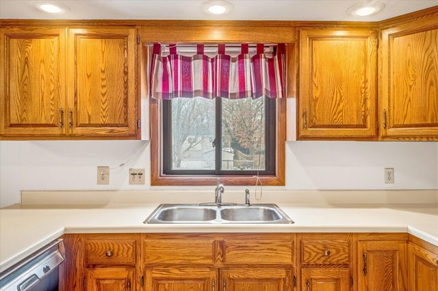 9018 Jareau Avenue S, Cottage Grove, MN 55016