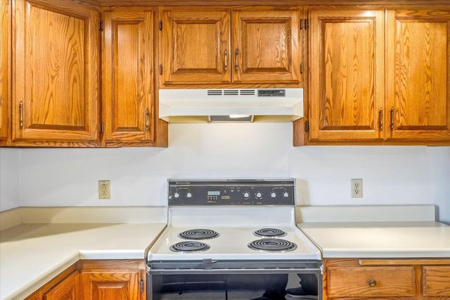 9018 Jareau Avenue S, Cottage Grove, MN 55016