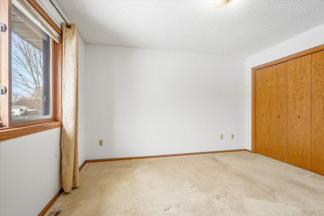 9018 Jareau Avenue S, Cottage Grove, MN 55016