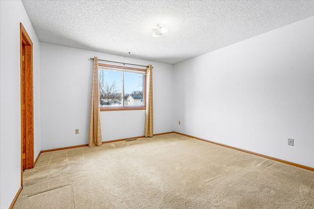 9018 Jareau Avenue S, Cottage Grove, MN 55016