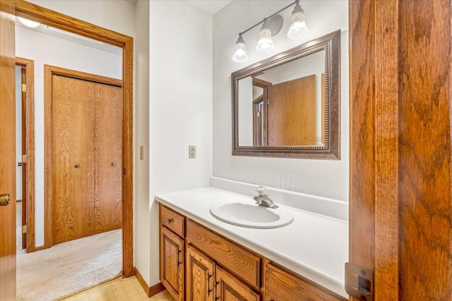 9018 Jareau Avenue S, Cottage Grove, MN 55016