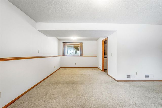 9018 Jareau Avenue S, Cottage Grove, MN 55016