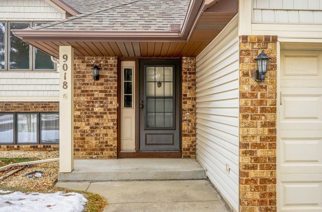 9018 Jareau Avenue S, Cottage Grove, MN 55016