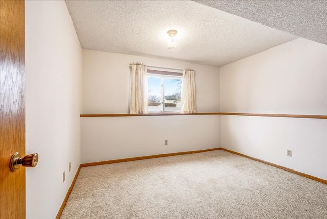 9018 Jareau Avenue S, Cottage Grove, MN 55016