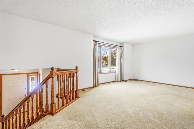 9018 Jareau Avenue S, Cottage Grove, MN 55016