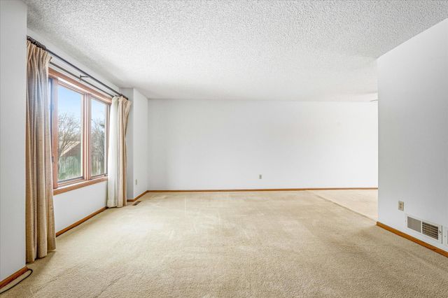 9018 Jareau Avenue S, Cottage Grove, MN 55016