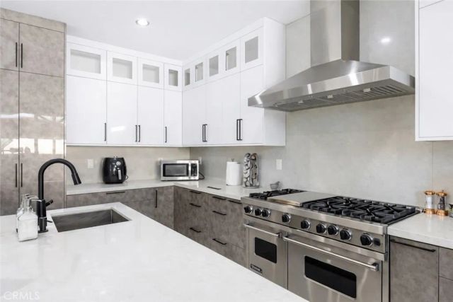 17179 Kingsbury, Granada Hills, CA 91344