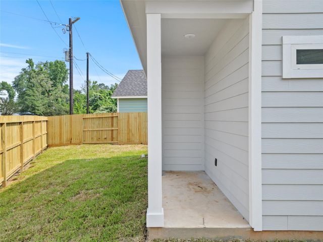 760 Juneau Court, Montgomery, TX 77316