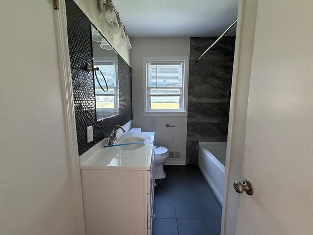 5332 NORTHERN Avenue, Raytown, MO 64133