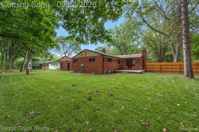 25240 Muerland Road, Southfield, MI 48033