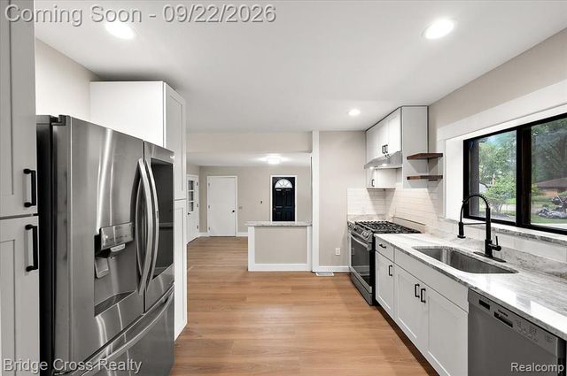 25240 Muerland Road, Southfield, MI 48033